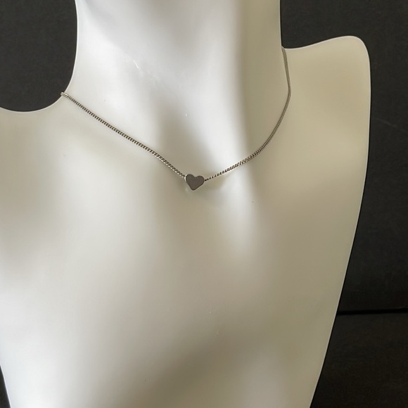 SILVER HEART CHOKER NECKLACE - Picture 2 of 6